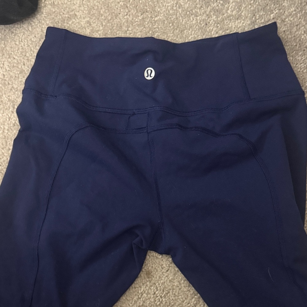 Blue Lululemon cropped leggings